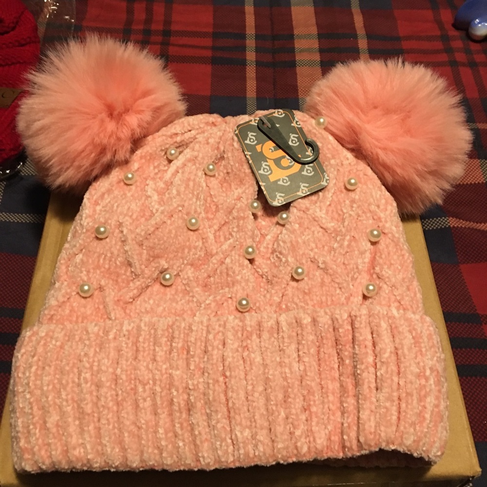 Pink fuzzy toboggan new never been worn still has tags